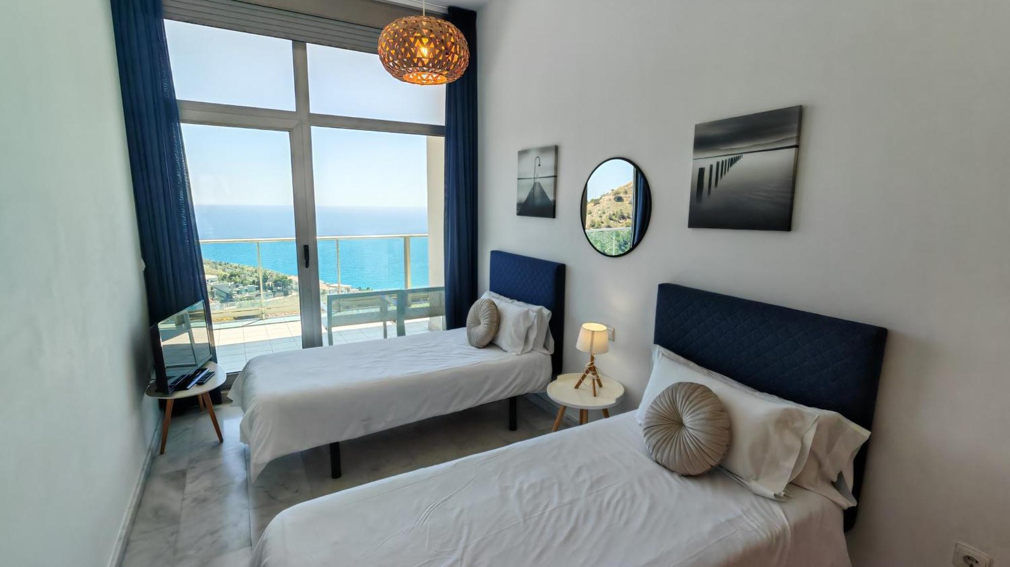 Apartment Luxury On The 41st Floor With Stunning Sea Views *