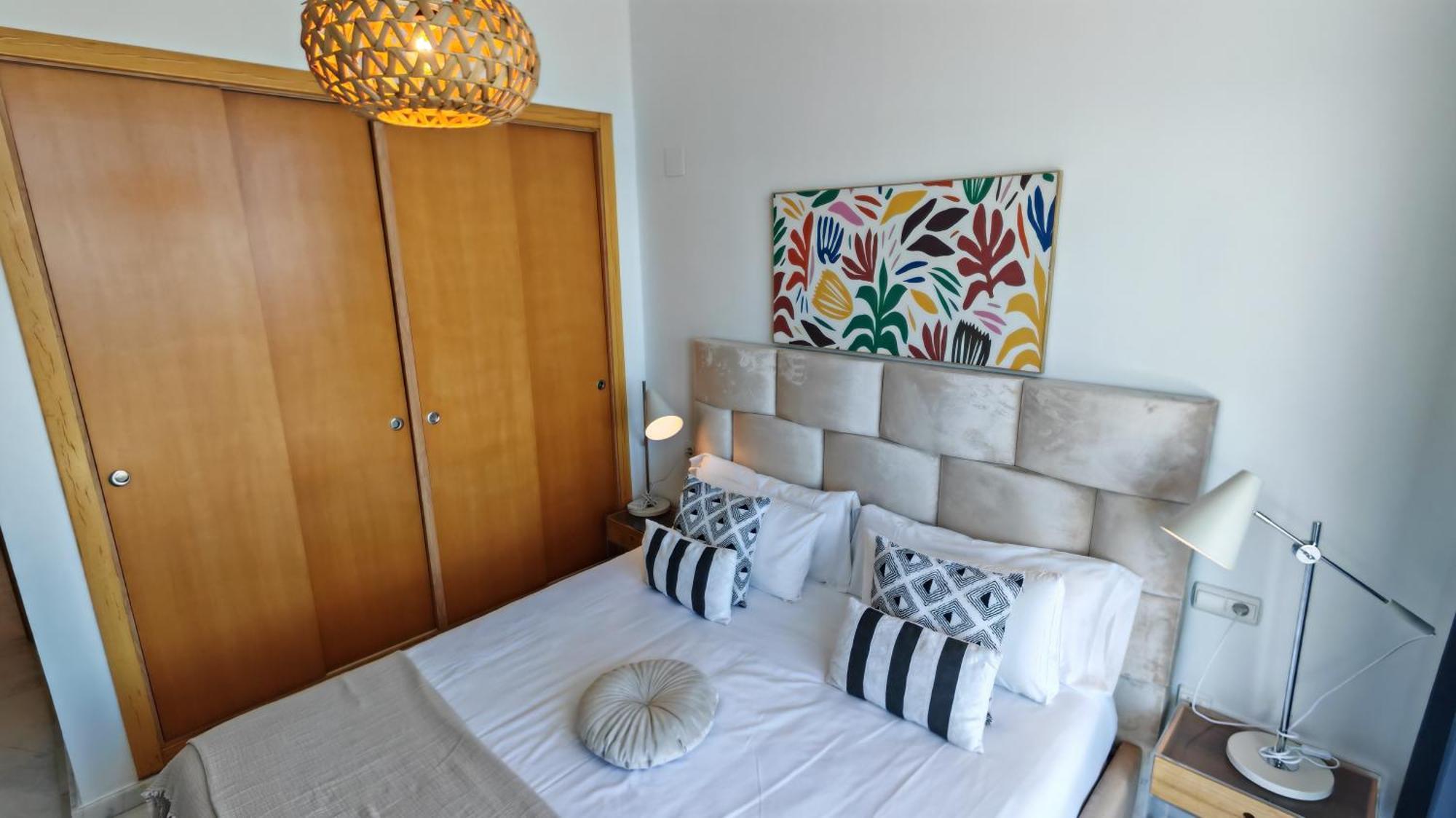 Luxury On The 41st Floor With Stunning Sea Views *
