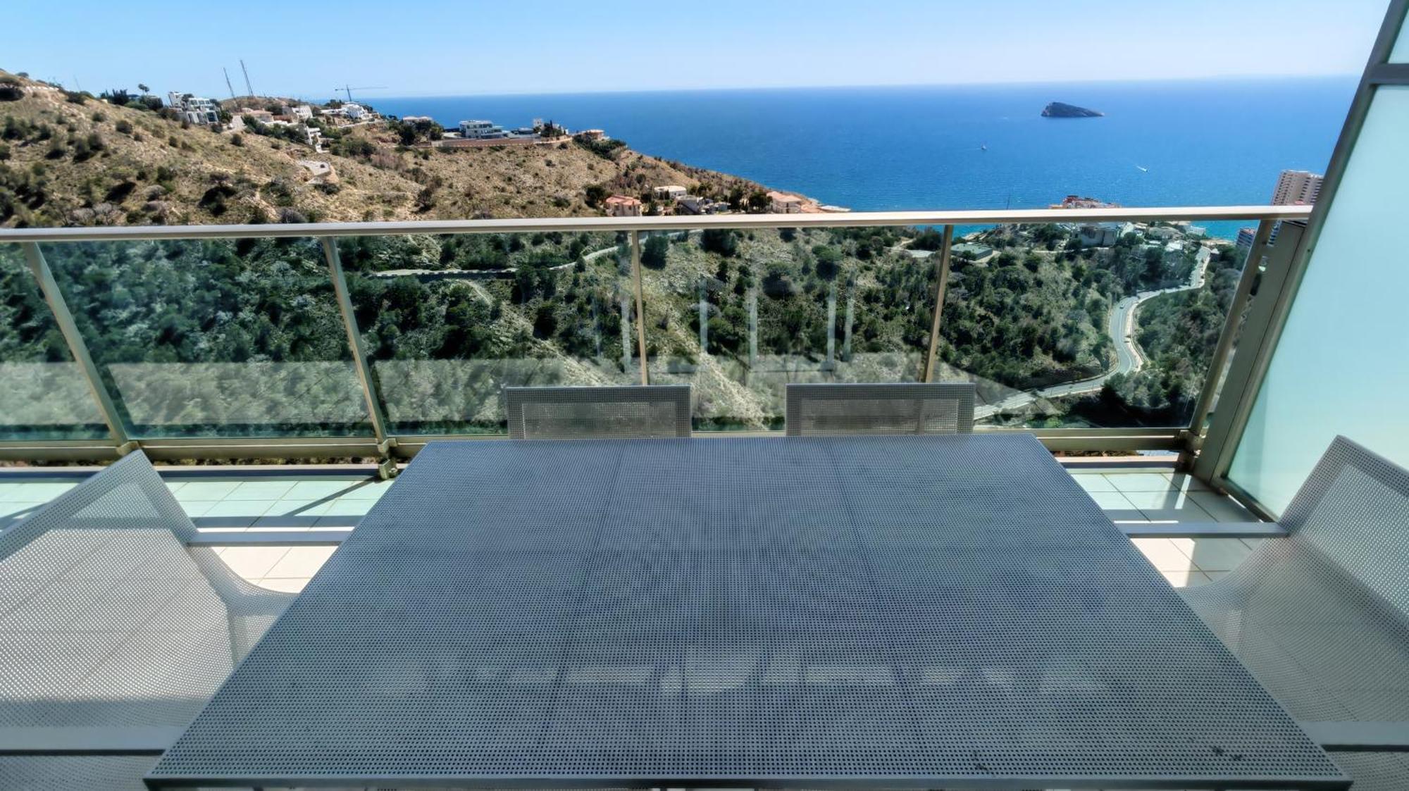 Luxury On The 41st Floor With Stunning Sea Views Apartment